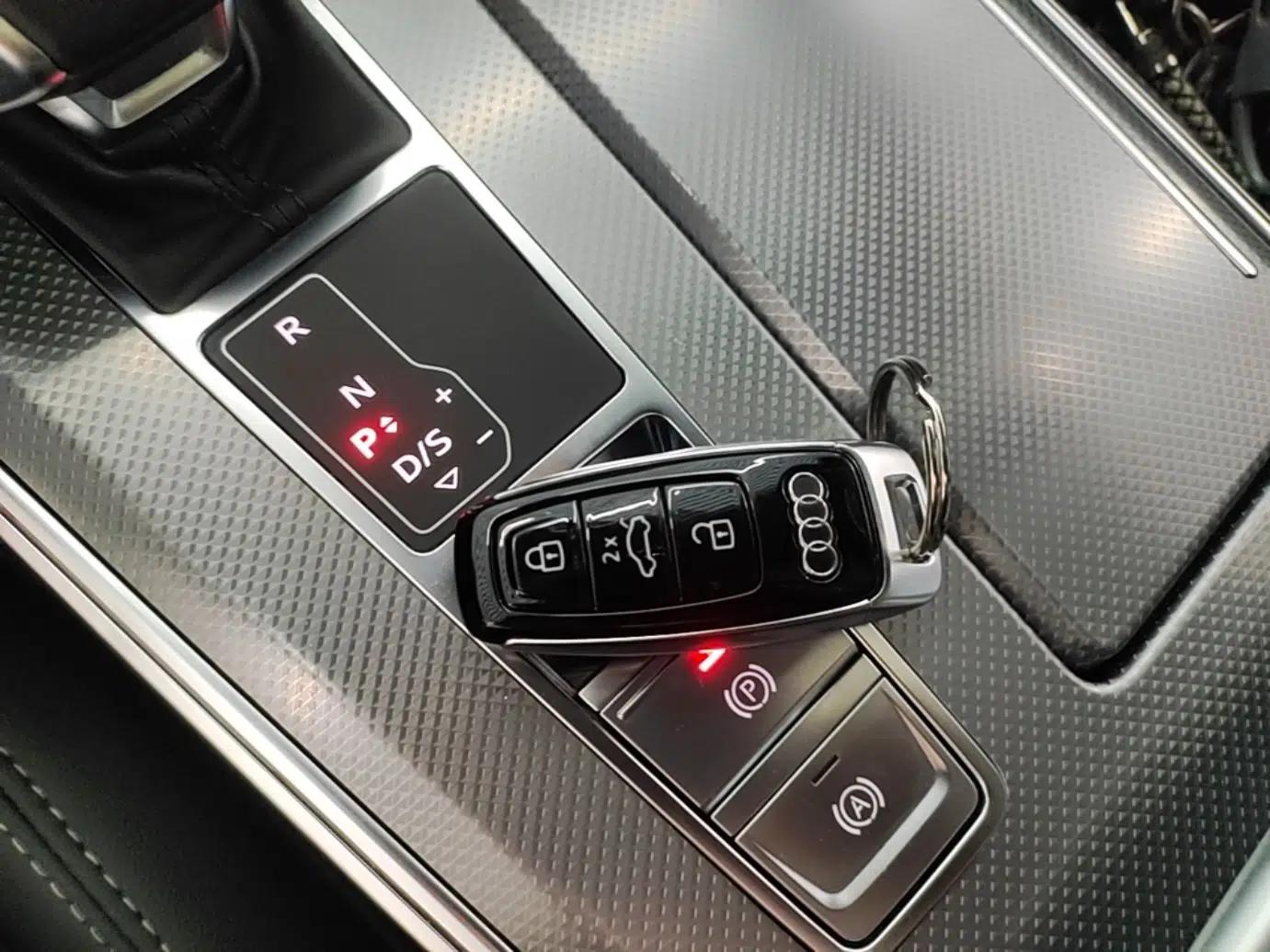 Audi A6L 2023 40 TFSI Luxury Dynamic Model — миниатюра 28