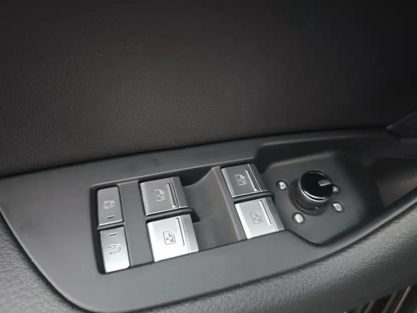 Audi A6L 2023 Revised 40 TFSI Luxury Dynamic Edition — миниатюра 9