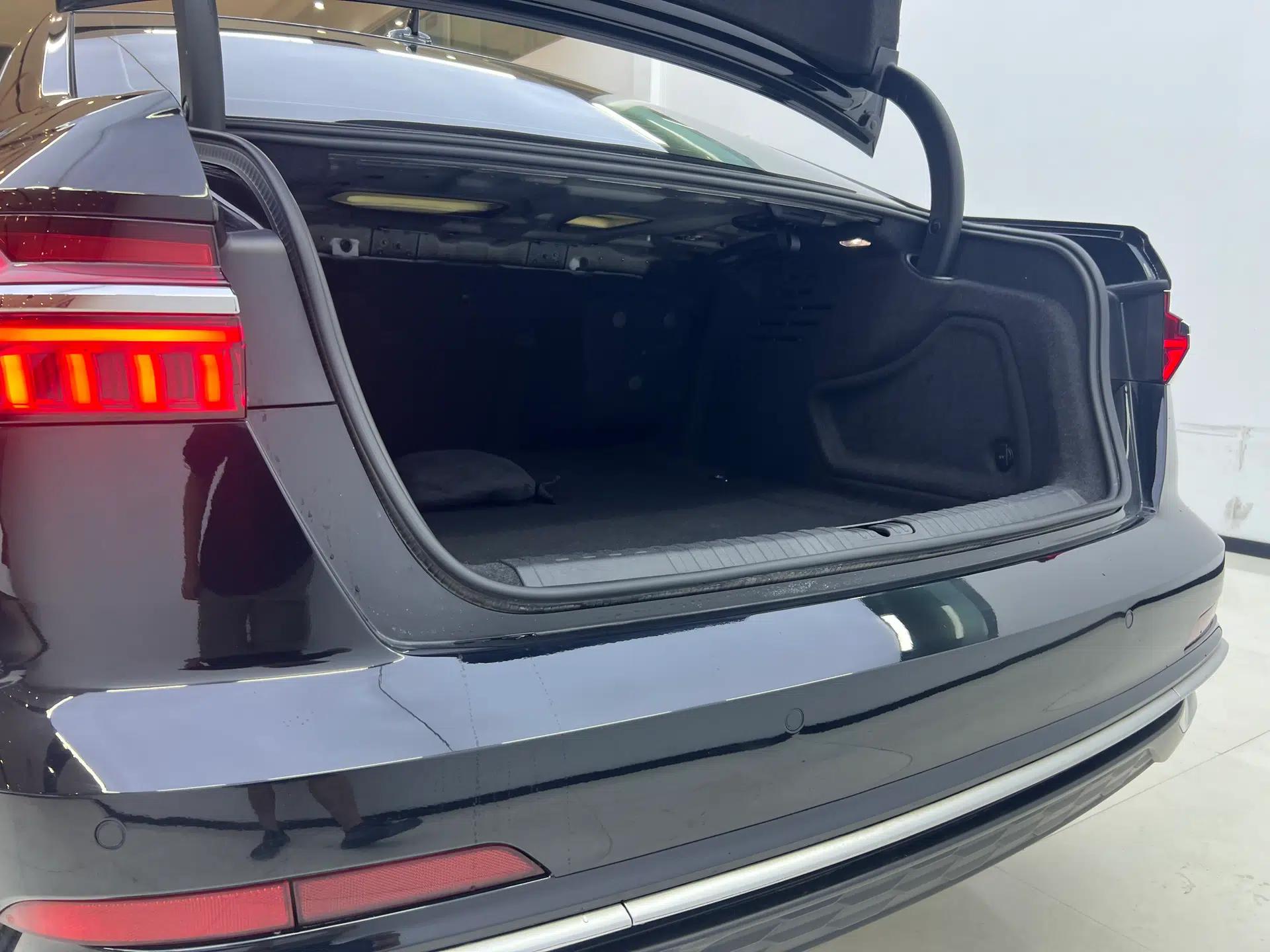 Audi A6L 2024 45 TFSI Prestige Dynamic Edition — миниатюра 22