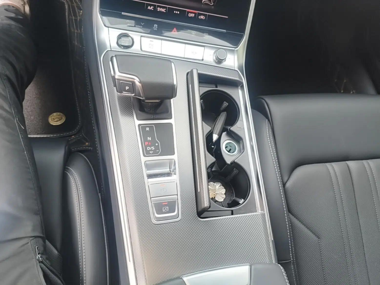 Audi A6L 2025 Revised 40 TFSI Luxury Dynamic Edition — миниатюра 21