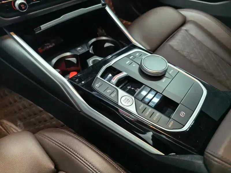 2023 BMW 3 Series 320Li M Sport Package — миниатюра 9