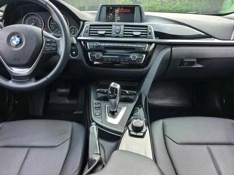2017 BMW 3 Series 320Li Fashion Edition — миниатюра 12