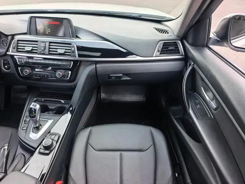 2017 BMW 3 Series 320Li Fashion Edition — миниатюра 19