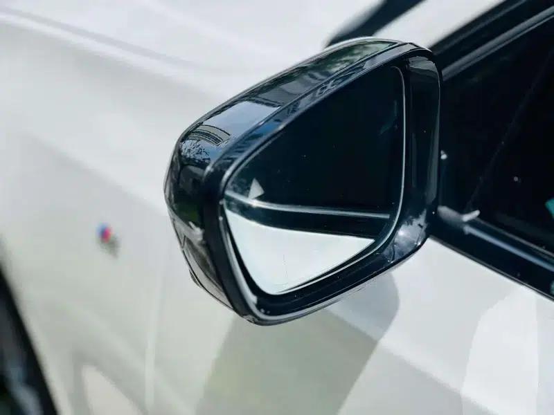 2026 BMW 3 Series 330Li M Sport Shadow Edition — миниатюра 11