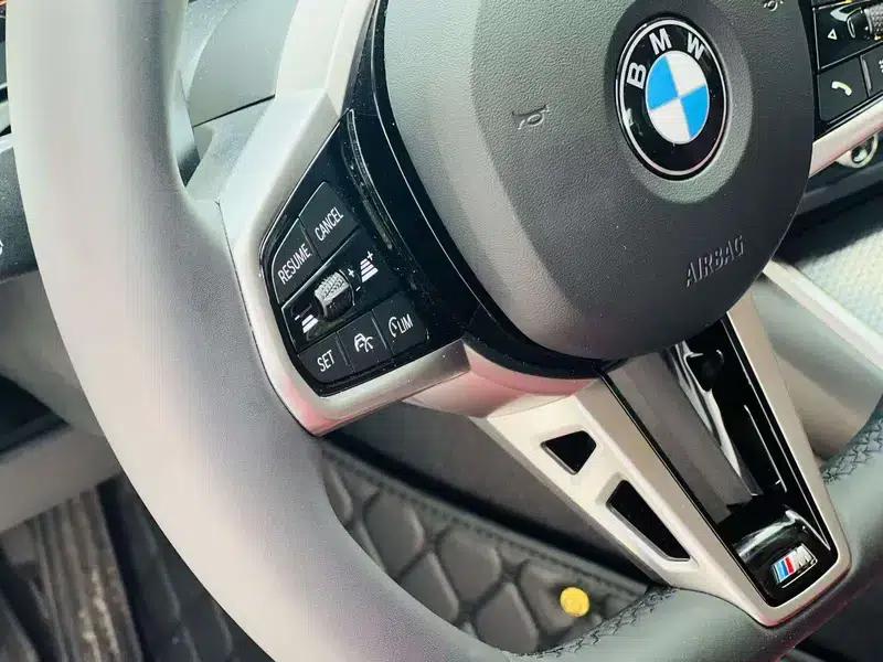 2026 BMW 3 Series 330Li M Sport Shadow Edition — миниатюра 16