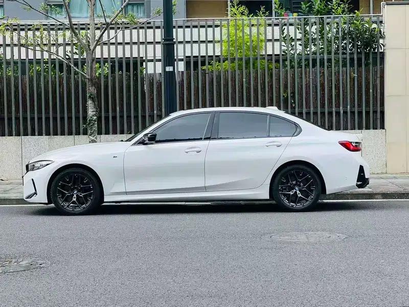 2026 BMW 3 Series 330Li M Sport Shadow Edition — миниатюра 3