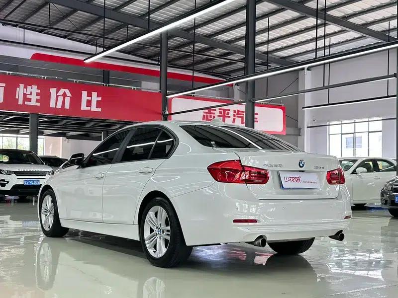 2016 BMW 3 Series 320i Fashion Edition — миниатюра 4