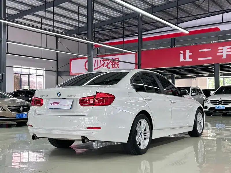 2016 BMW 3 Series 320i Fashion Edition — миниатюра 6