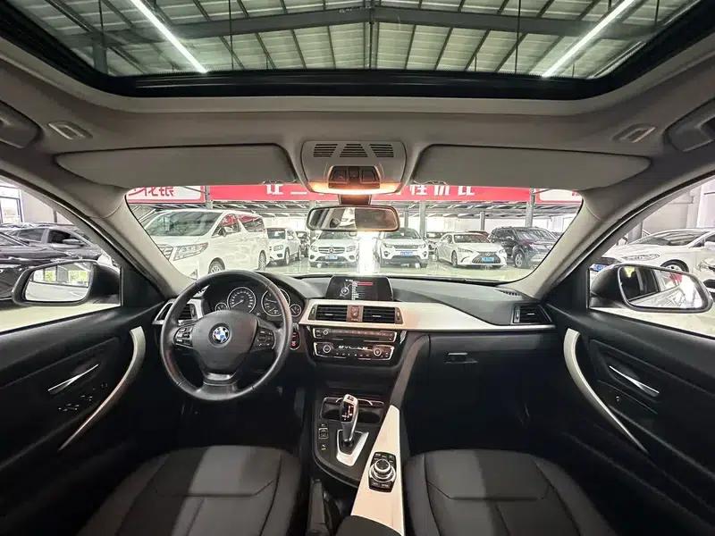 2016 BMW 3 Series 320i Fashion Edition — миниатюра 7