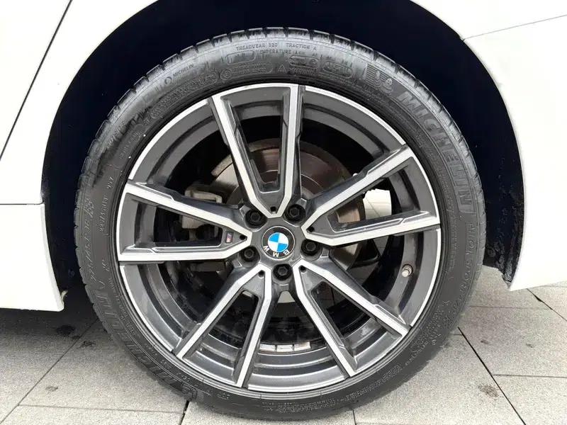 2023 BMW 3 Series 320Li M Sport Package — миниатюра 7