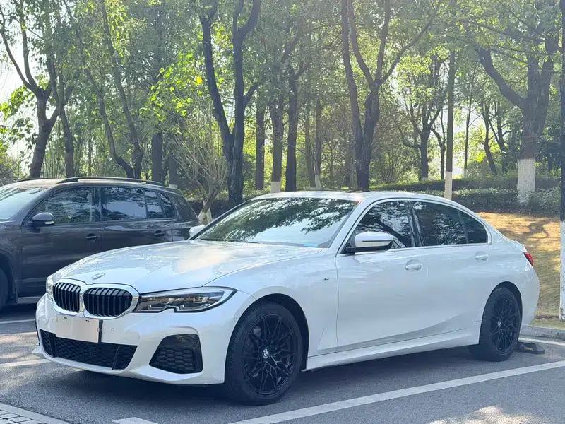 2022 BMW 3 Series 325Li M Sport Package — миниатюра 1