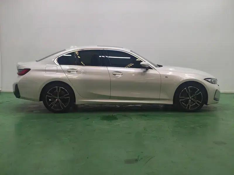 2023 BMW 3 Series 325i M Sport Package — миниатюра 8