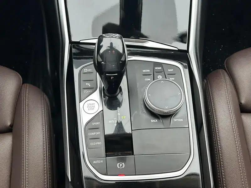 2021 BMW 3 Series 320Li M Sport Package — миниатюра 24