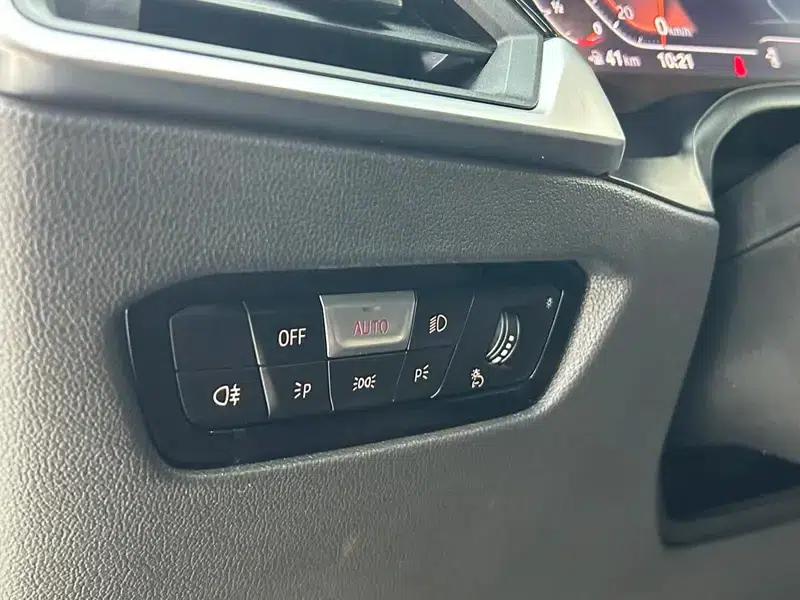 2021 BMW 3 Series 320Li M Sport Package — миниатюра 25