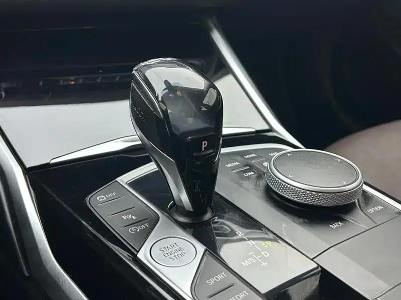 2021 BMW 3 Series 320Li M Sport Package — миниатюра 26