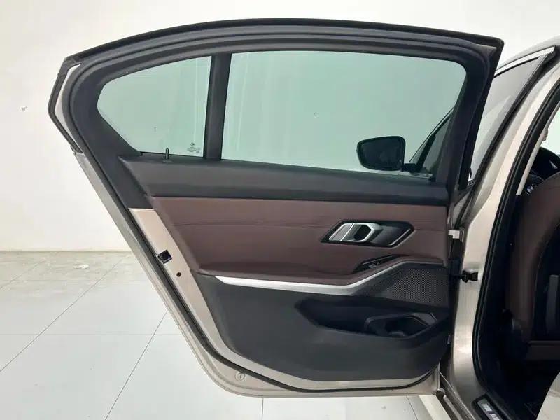 2021 BMW 3 Series 320Li M Sport Package — миниатюра 33