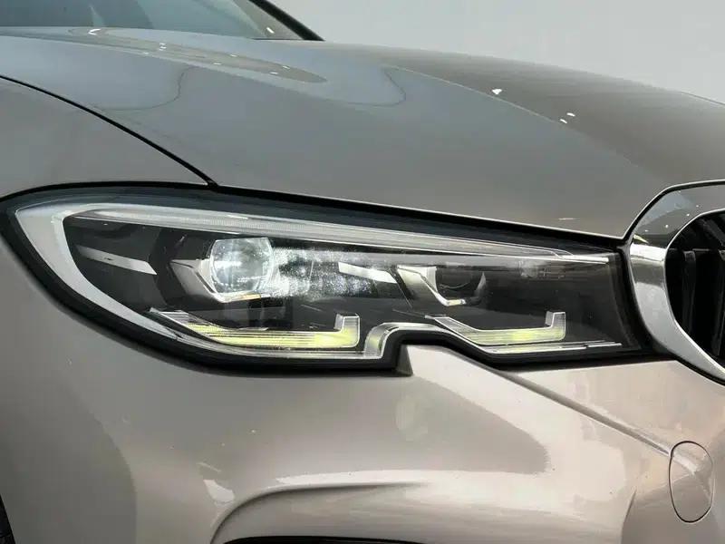 2021 BMW 3 Series 320Li M Sport Package — миниатюра 10