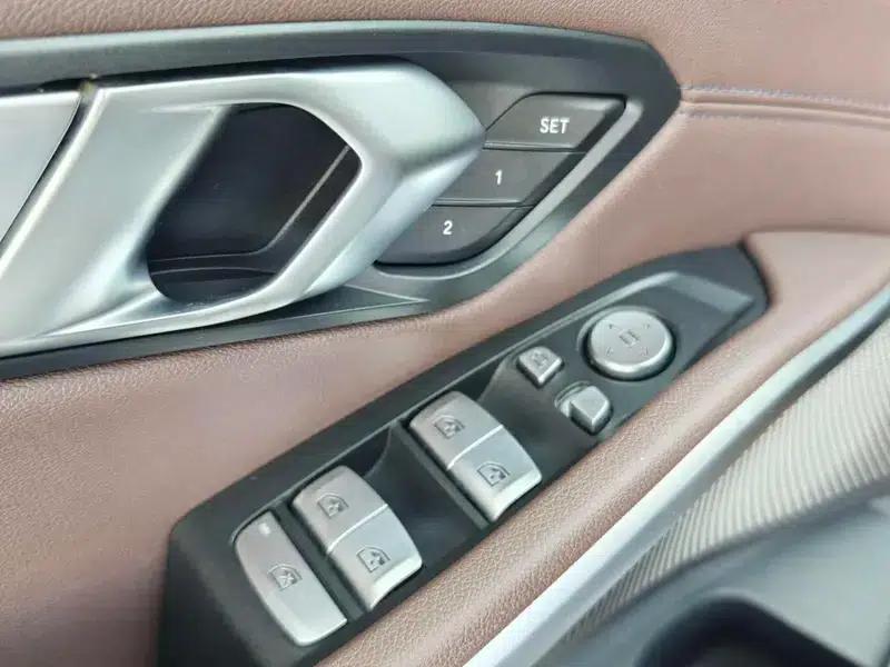 2020 BMW 3 Series 320Li M Sport Package — миниатюра 28