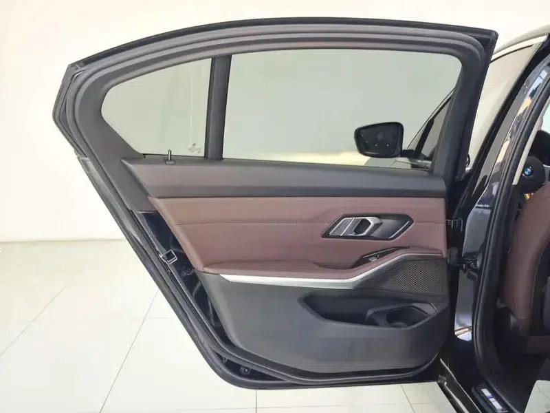 2020 BMW 3 Series 320Li M Sport Package — миниатюра 29