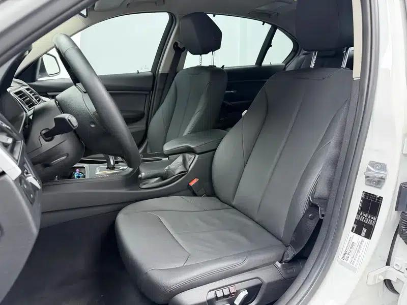 2016 BMW 3 Series 320Li Fashion Edition — миниатюра 13