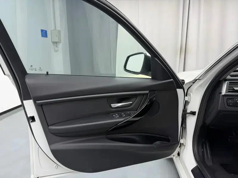 2016 BMW 3 Series 320Li Fashion Edition — миниатюра 15