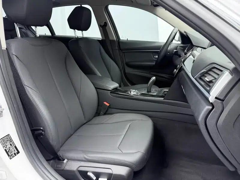 2016 BMW 3 Series 320Li Fashion Edition — миниатюра 19