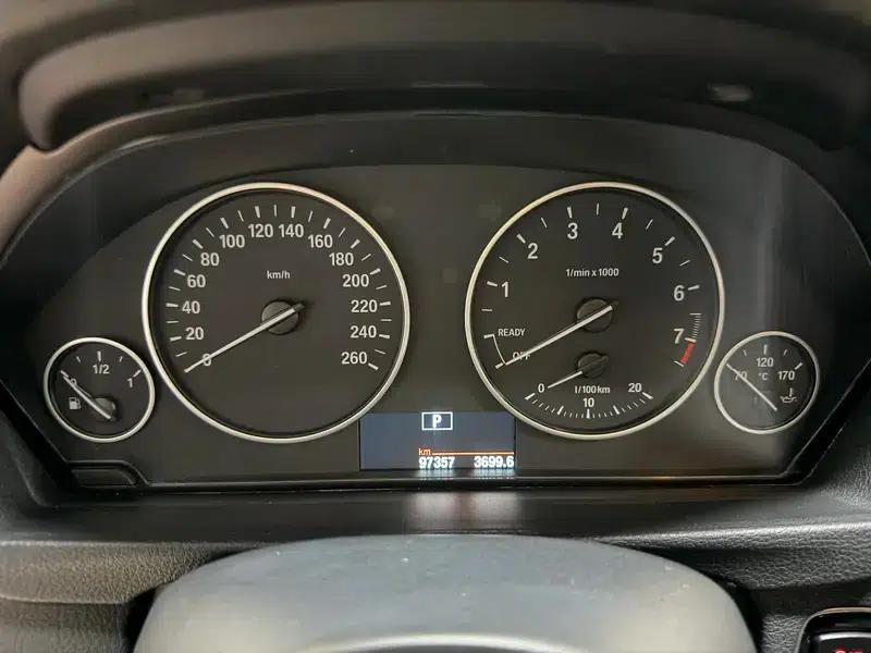 2016 BMW 3 Series 320Li Fashion Edition — миниатюра 10