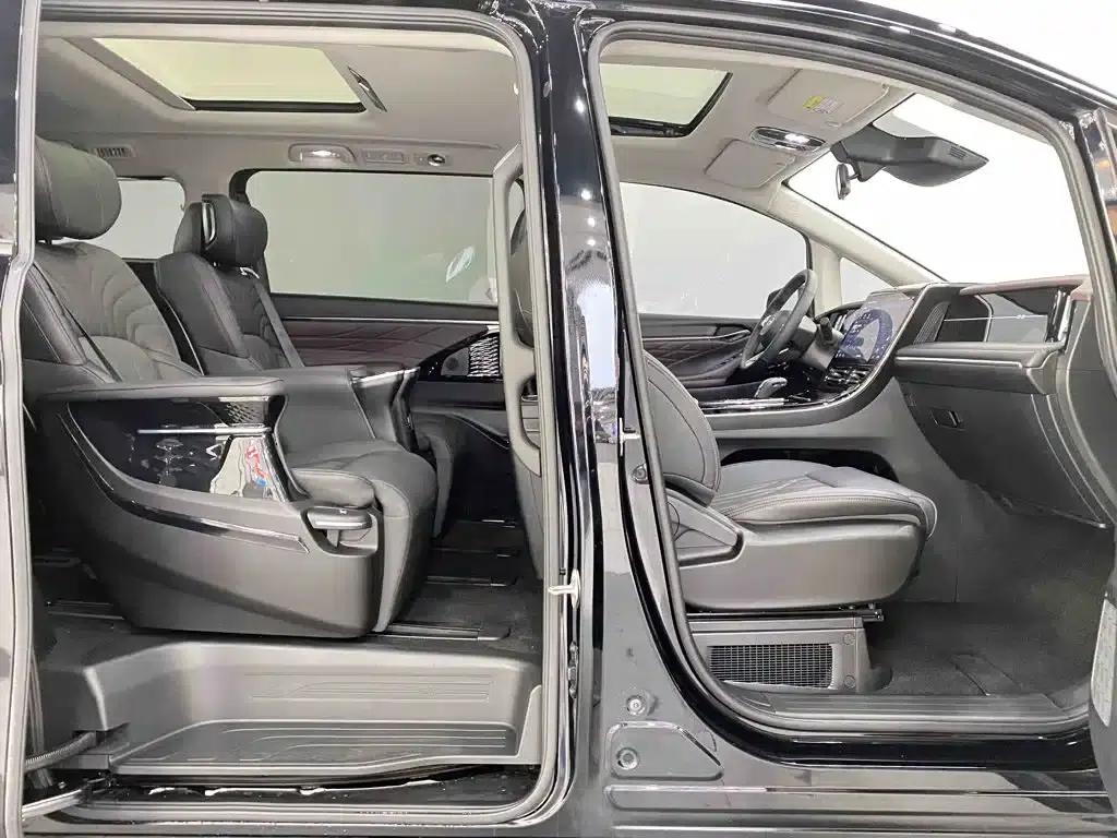 Trumpchi M8 2024 Master Series 400T Premium Edition — миниатюра 18