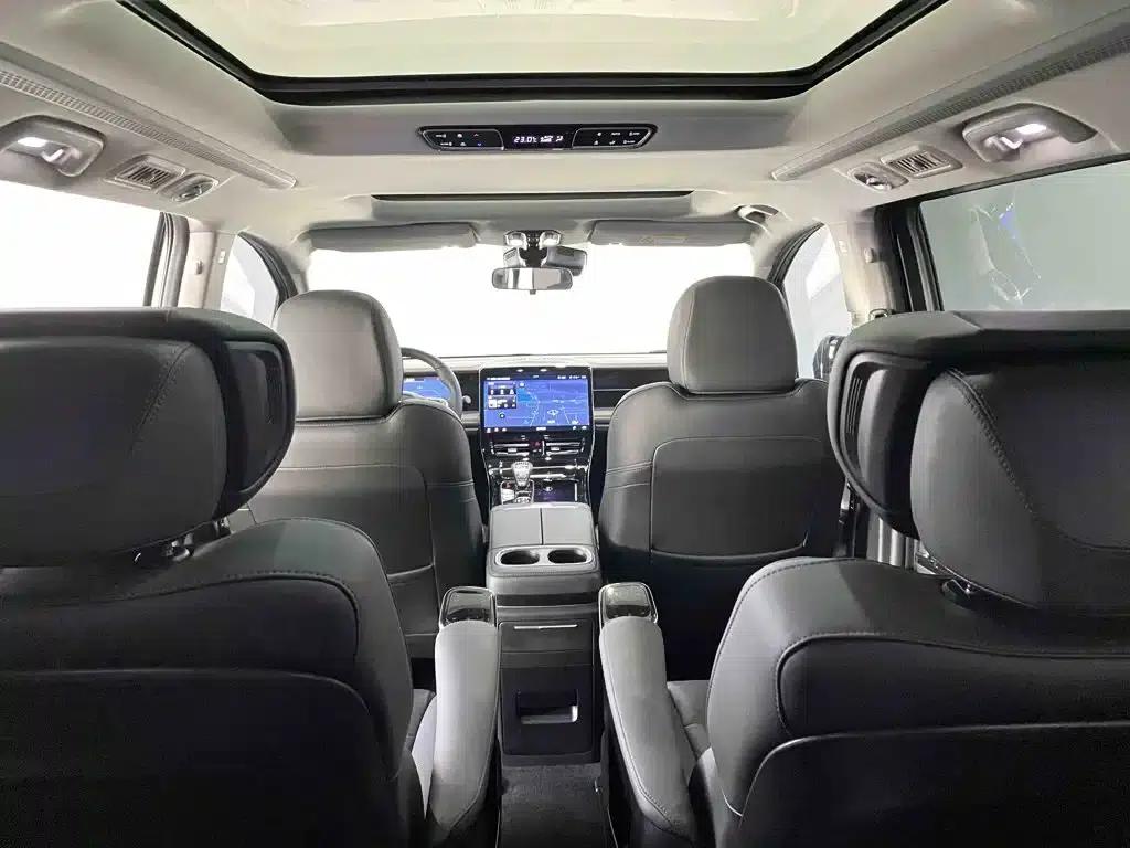 Trumpchi M8 2024 Master Series 400T Premium Edition — миниатюра 23