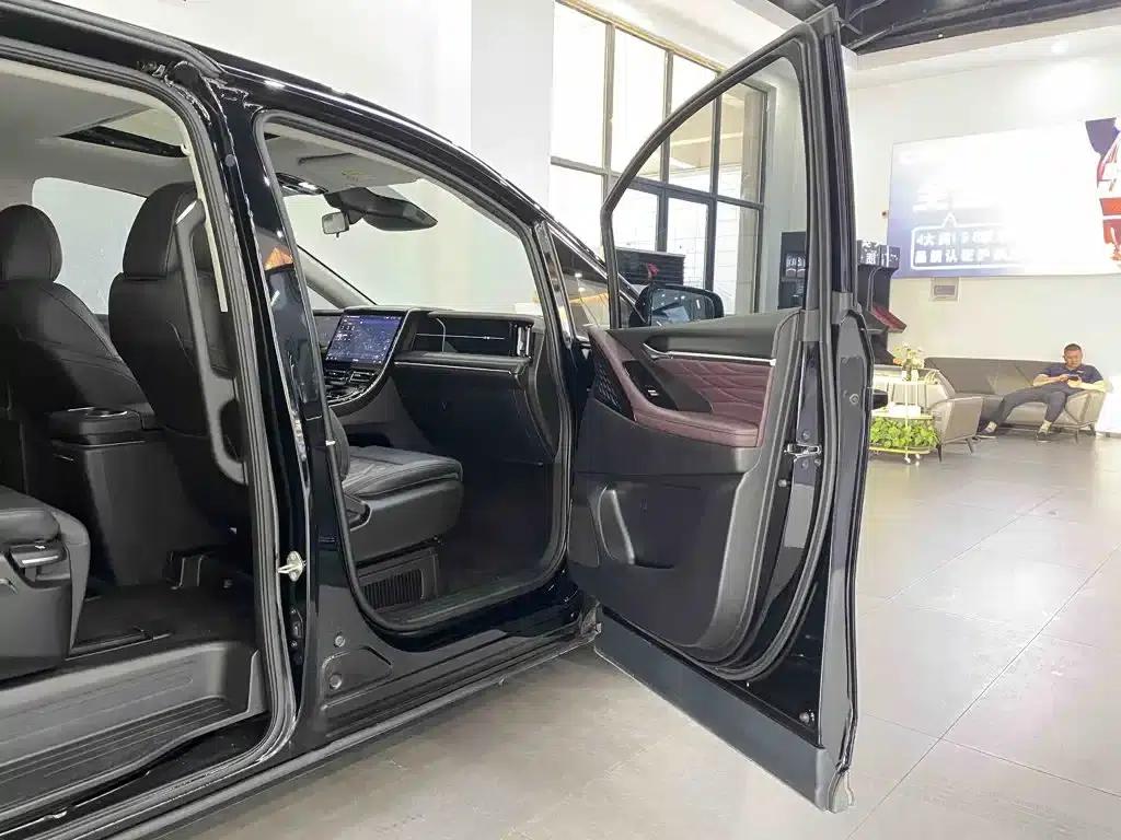 Trumpchi M8 2024 Master Series 400T Premium Edition — миниатюра 32
