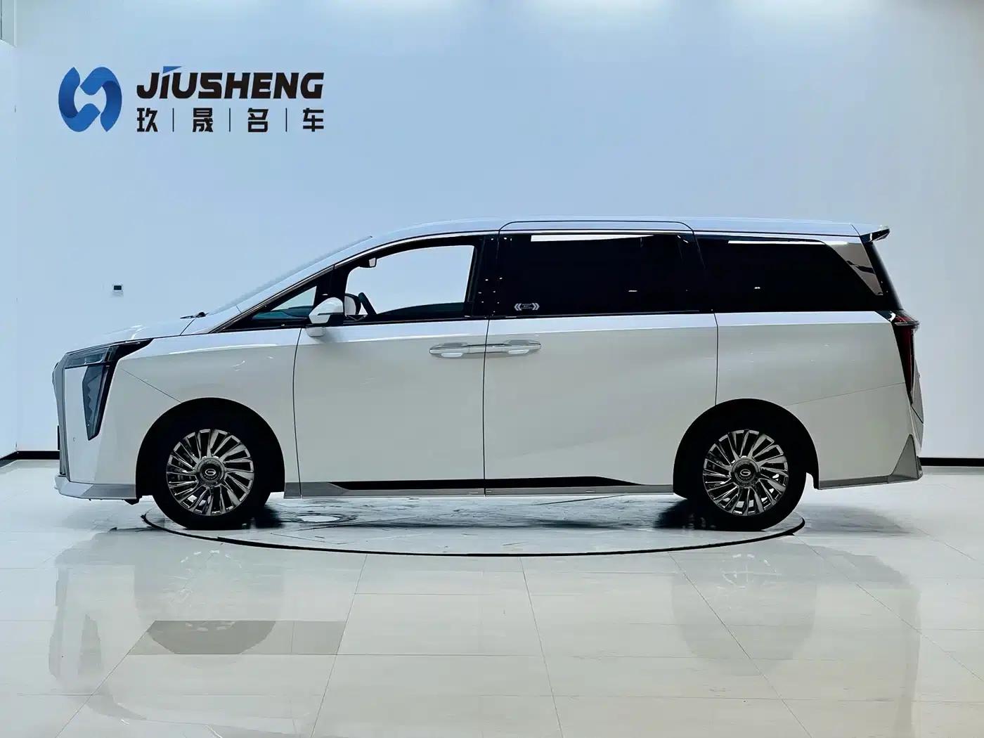 Trumpchi M8 2023 Master Series 400T Supreme Edition — миниатюра 3