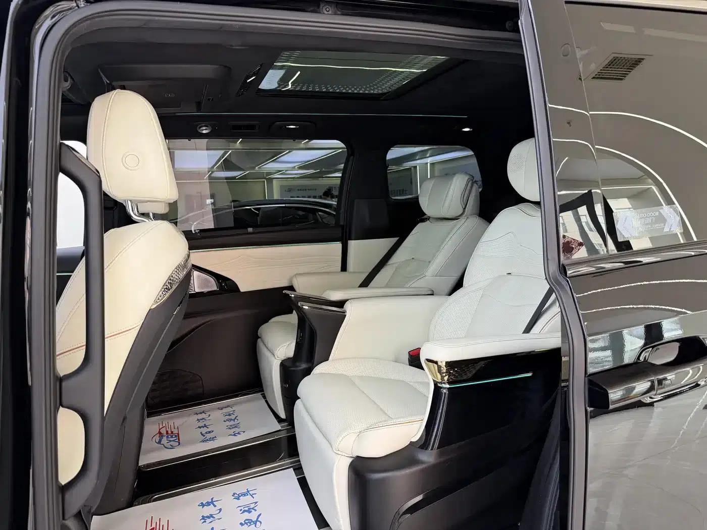 Trumpchi M8 2023 Master Series Dual Engine Supreme Edition — миниатюра 7