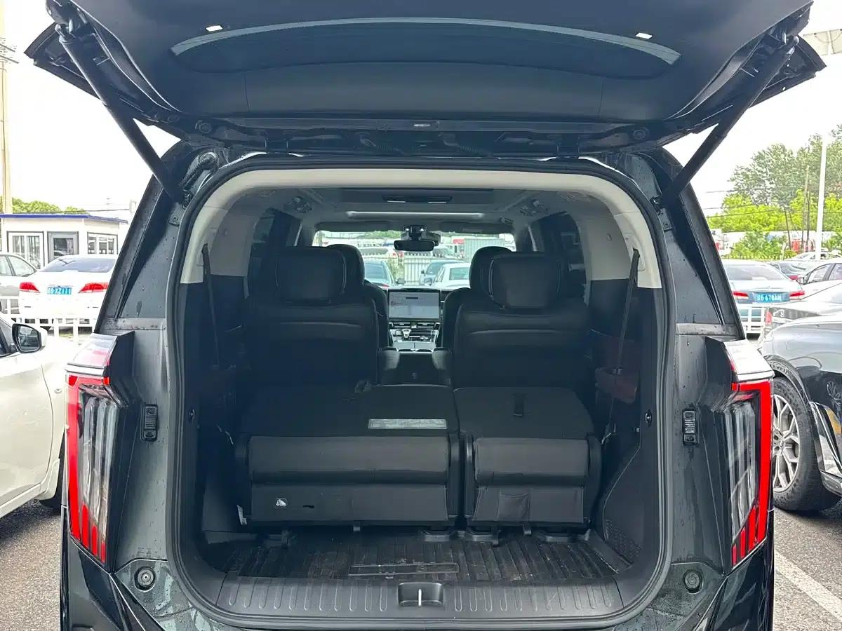 Trumpchi M8 2024 Master Series 400T Supreme Edition — миниатюра 17