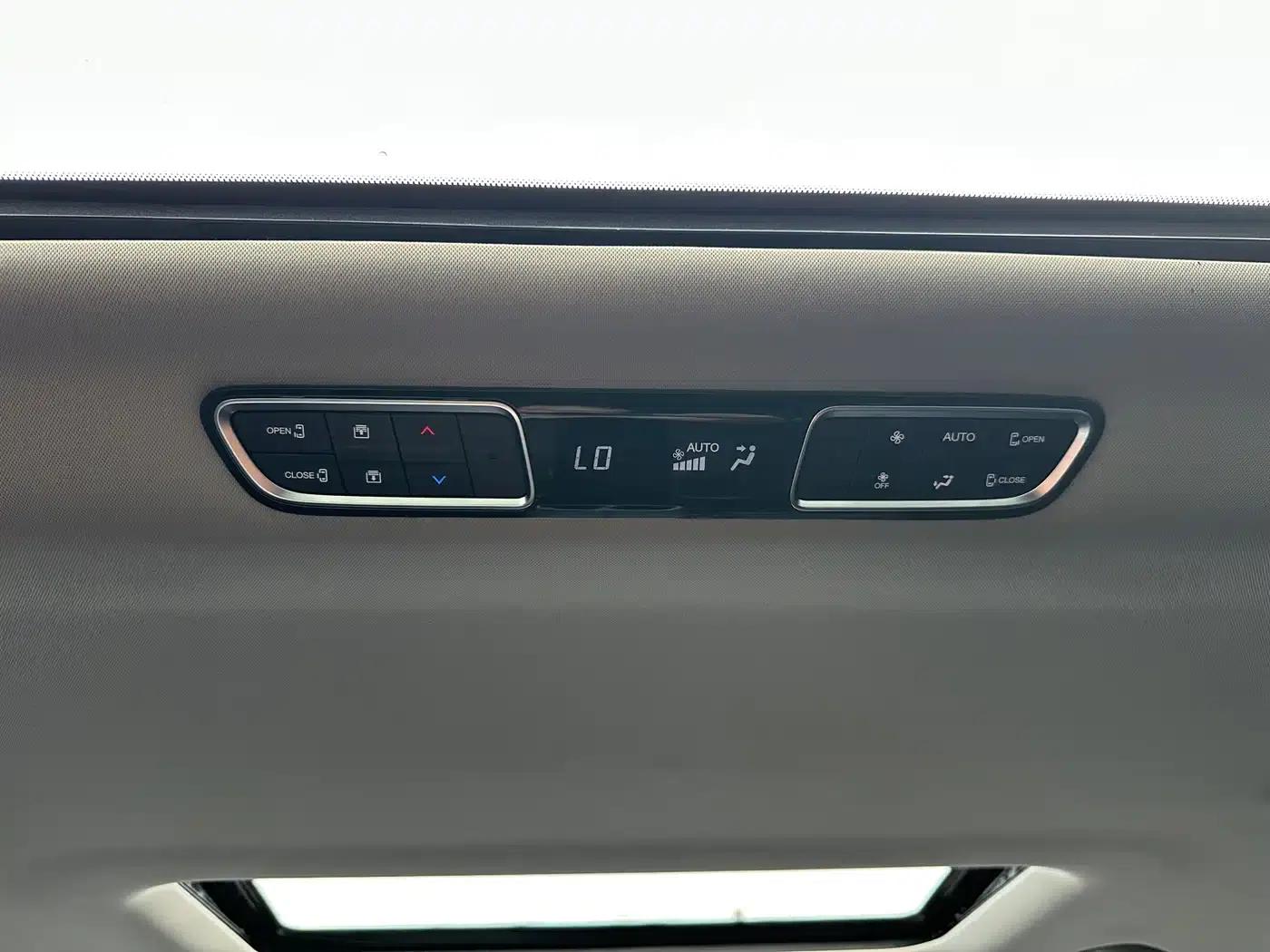 Trumpchi M8 2024 Master Series 400T Supreme Edition — миниатюра 10