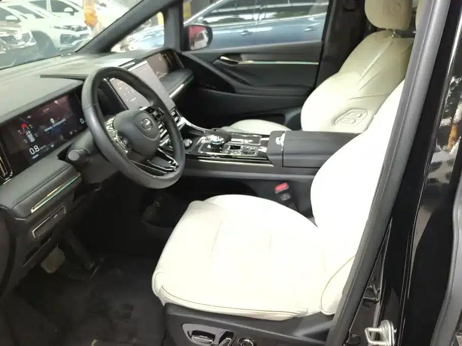 Trumpchi M8 2023 Master Series 400T Flagship Edition — миниатюра 9
