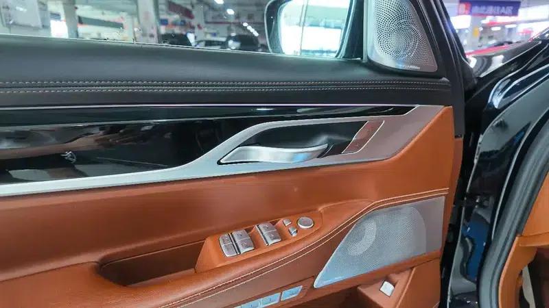 2018 BMW 7 Series 740Li xDrive Luxury Package — миниатюра 8