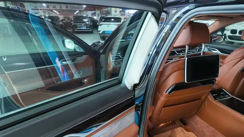 2018 BMW 7 Series 740Li xDrive Luxury Package — миниатюра 9
