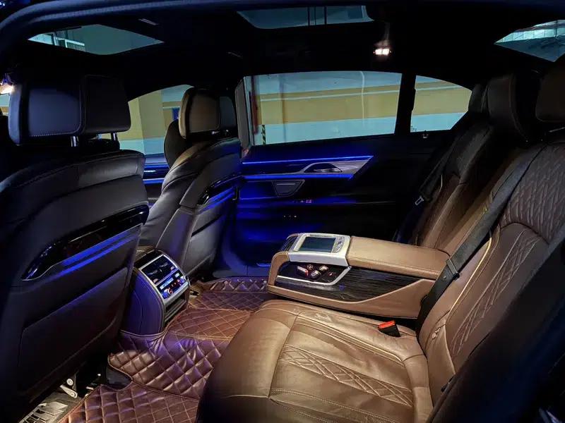 2019 BMW 7 Series 730Li M Sport Package — миниатюра 9