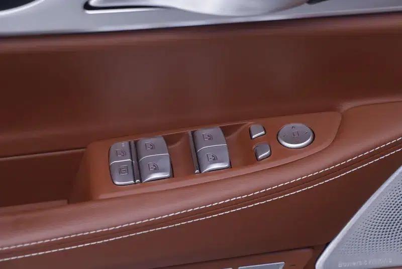 2018 BMW 7 Series M760Li xDrive Premium Luxury Edition — миниатюра 17