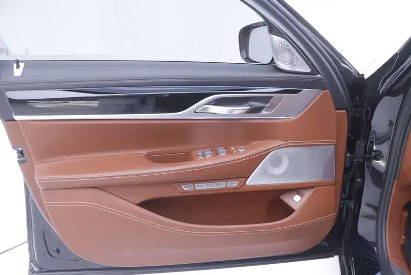 2018 BMW 7 Series M760Li xDrive Premium Luxury Edition — миниатюра 8