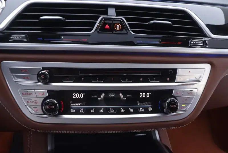 2018 BMW 7 Series M760Li xDrive Premium Luxury Edition — миниатюра 10
