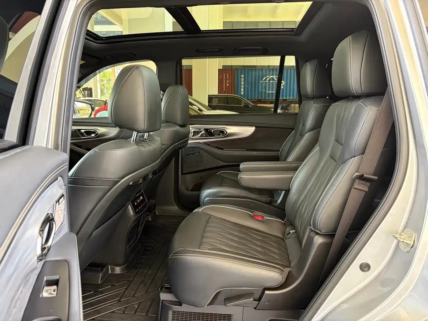 Trumpchi GS8 2022 Hybrid Series 2.0TM 2WD Premium Edition (Six Seats) — миниатюра 10