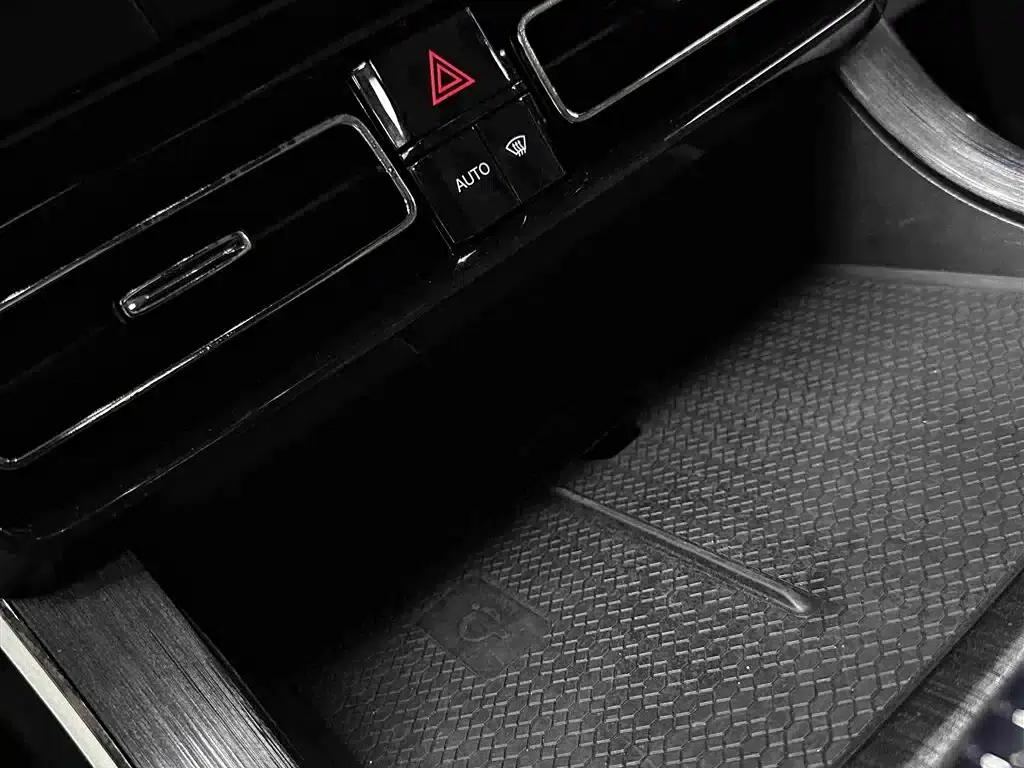 Trumpchi GS8 2022 Hybrid Series 2.0TM 2WD Premium Edition (Six Seats) — миниатюра 24