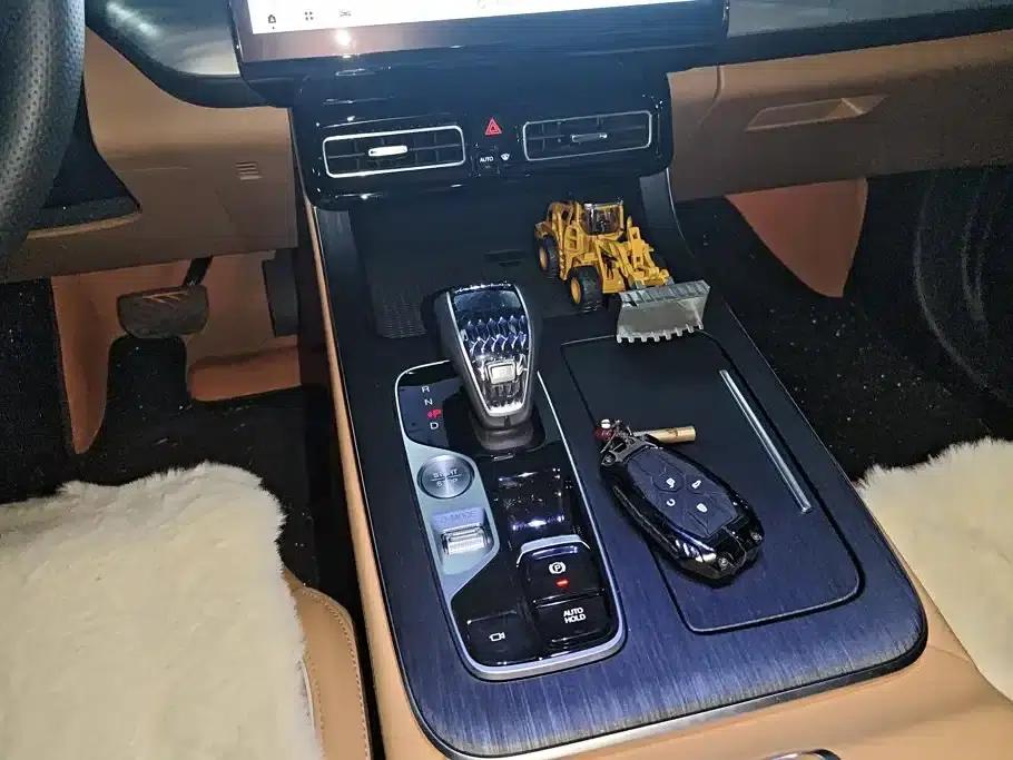 Trumpchi GS8 2025 Navigator Series 2.0TGDI 2WD Luxury 5-Seater — миниатюра 16