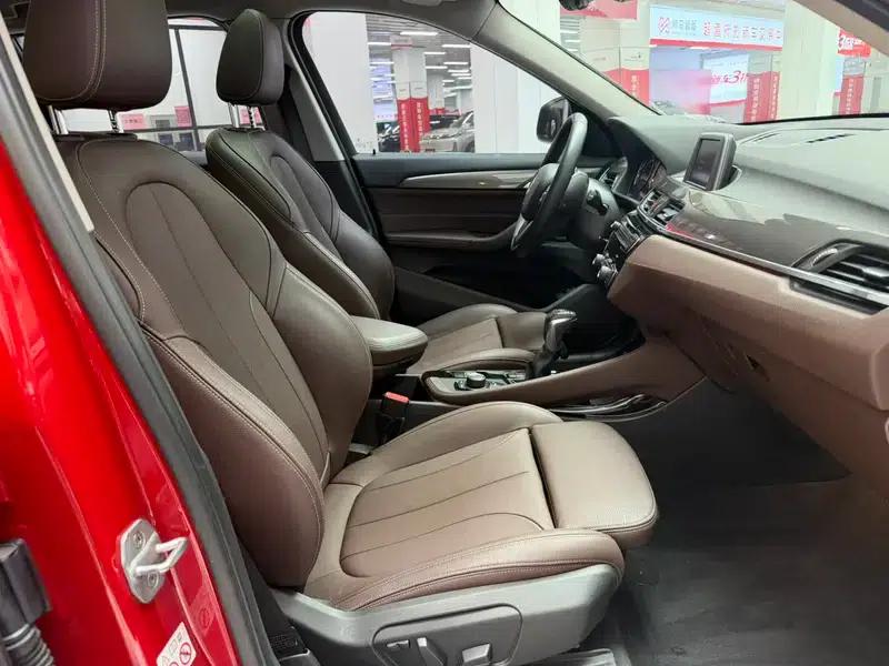 BMW X1 2018 sDrive18Li Fashion Edition — миниатюра 16