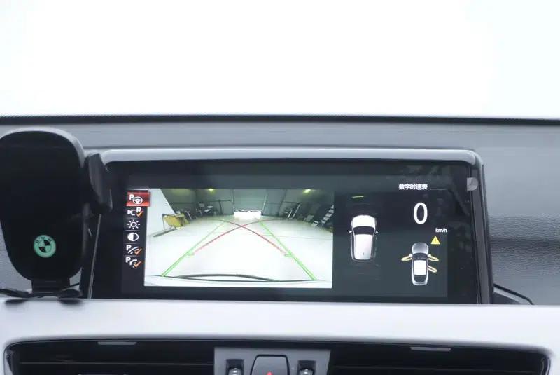 BMW X1 2016 sDrive18Li Premium — миниатюра 11