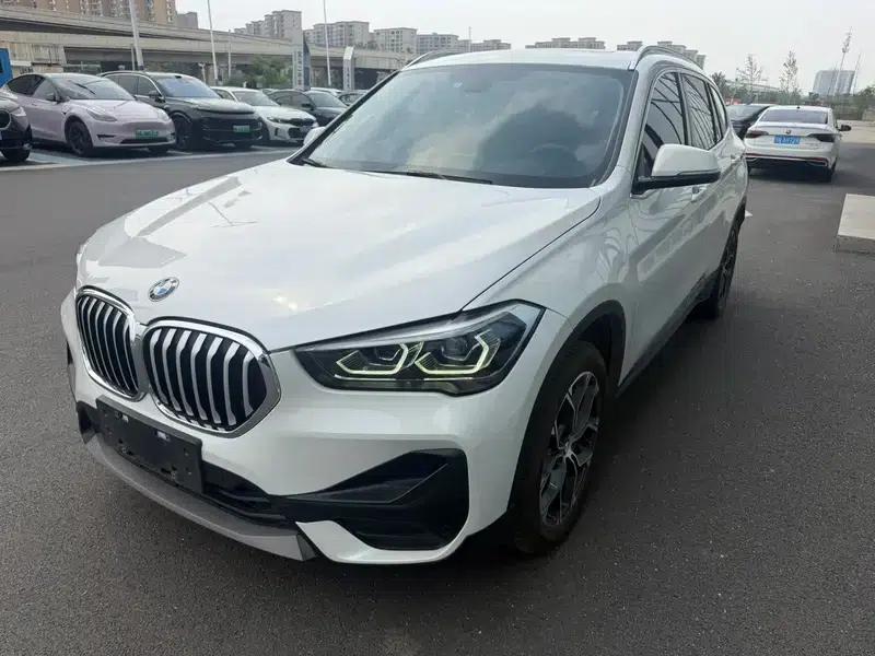 BMW X1 2022 sDrive25Li Leading Edition — миниатюра 1