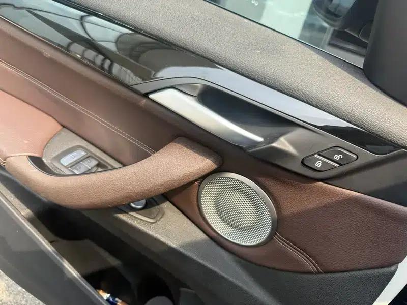 BMW X1 2022 sDrive25Li Leading Edition — миниатюра 7