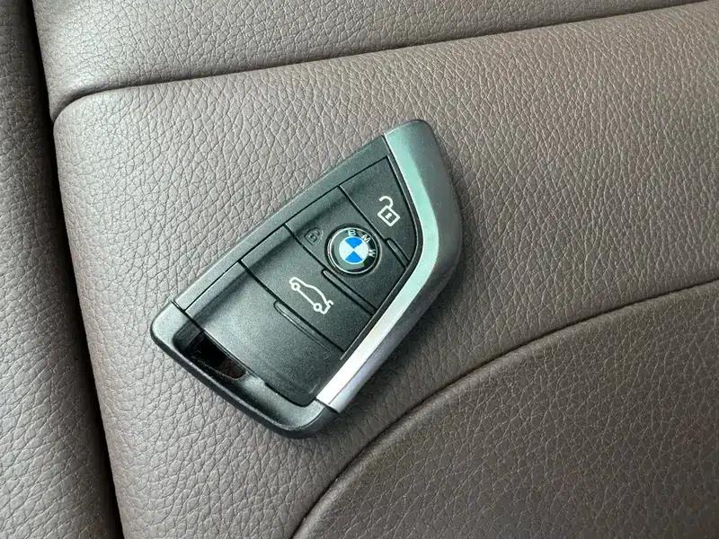 BMW X1 2018 sDrive18Li Premium — миниатюра 11