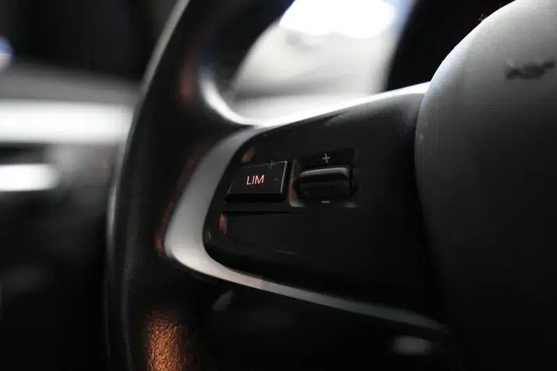 BMW X1 2016 sDrive18Li Premium — миниатюра 16